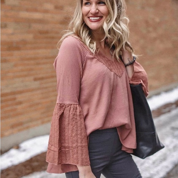 CLOSING SALE!
๐HP!!๐ Free People | Long-sleeve V-neck - Picture 3 of 7